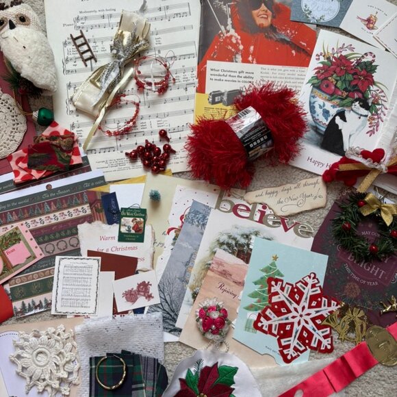 Lot of 50+ pcs Red Christmas vintage ephemera crafts, junk journal, scrapbook - Picture 3 of 5